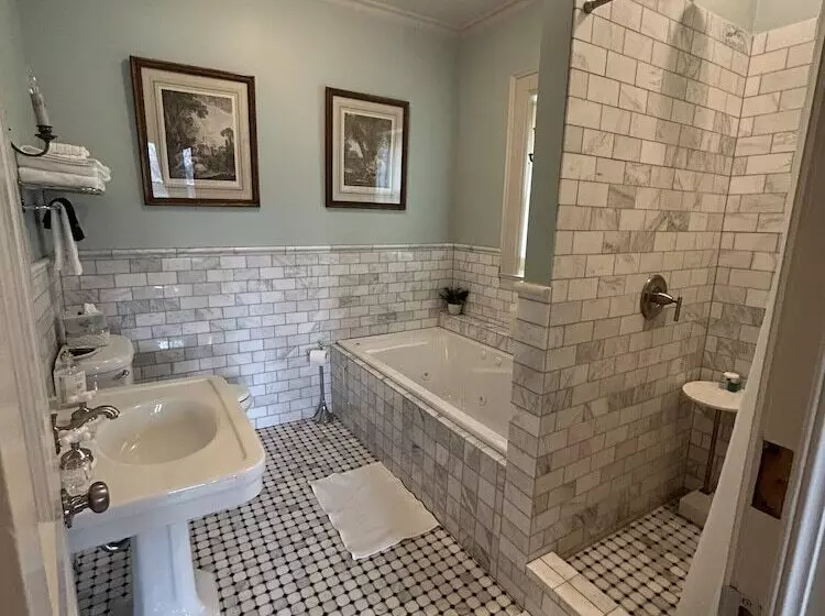 Hazeltine Boutique Hotel Bnb