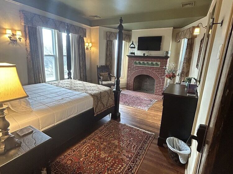 Hazeltine Boutique Hotel Bnb