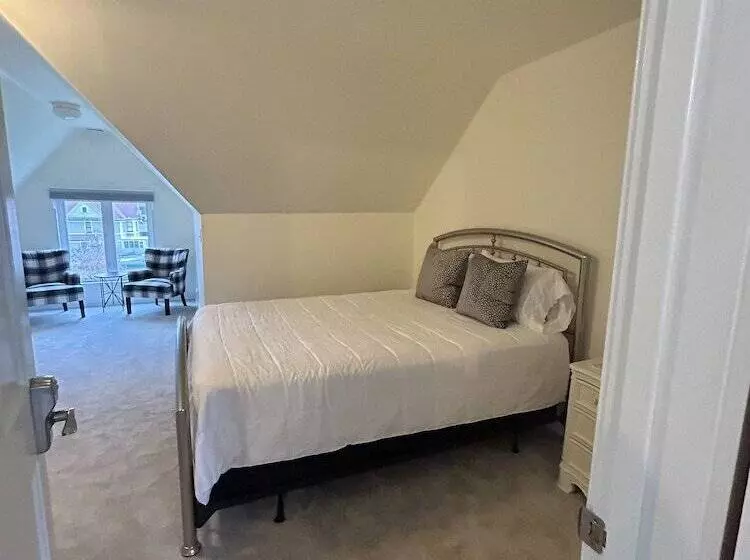 Hazeltine Boutique Hotel Bnb