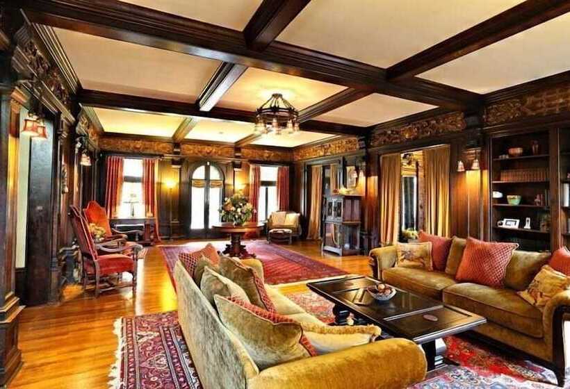 Hazeltine Boutique Hotel Bnb