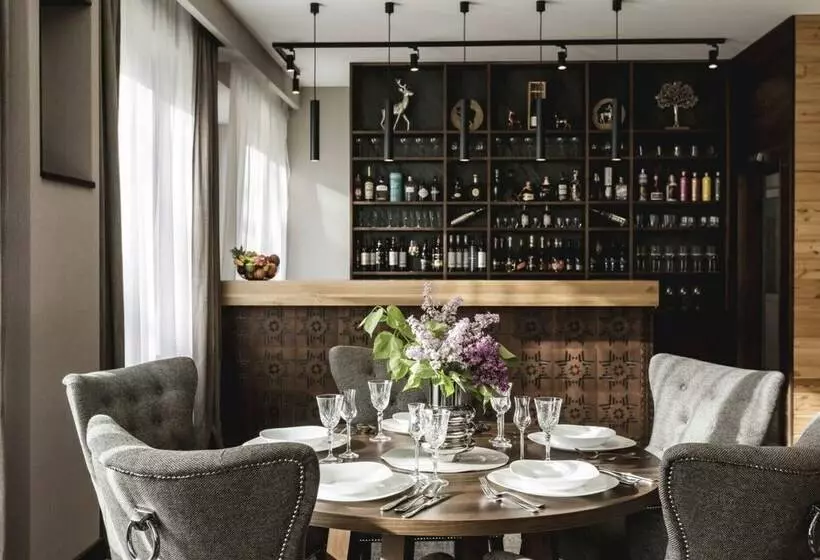 ホテル Arietes Marmont Resort