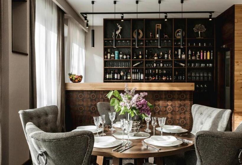 ホテル Arietes Marmont Resort