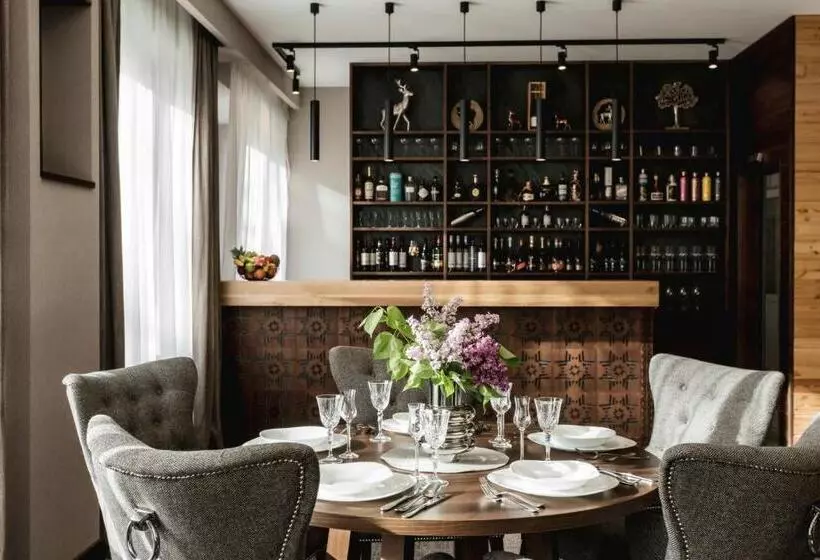 ホテル Arietes Marmont Resort