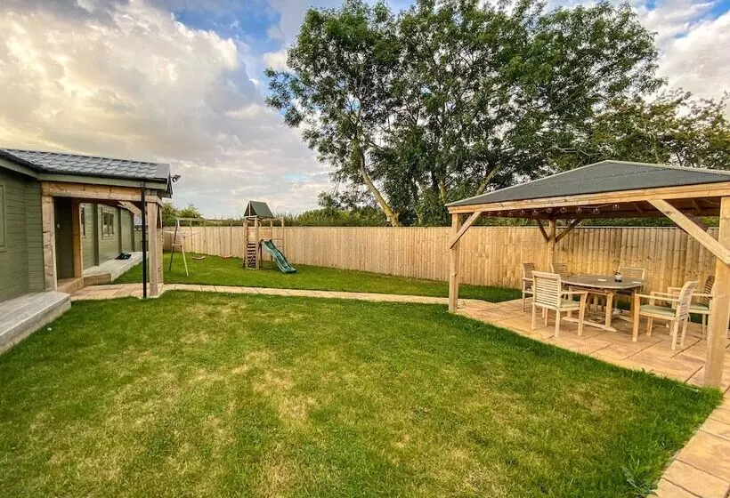 Hotelli Beautiful 3 Bed Luxury Private Lodge In York