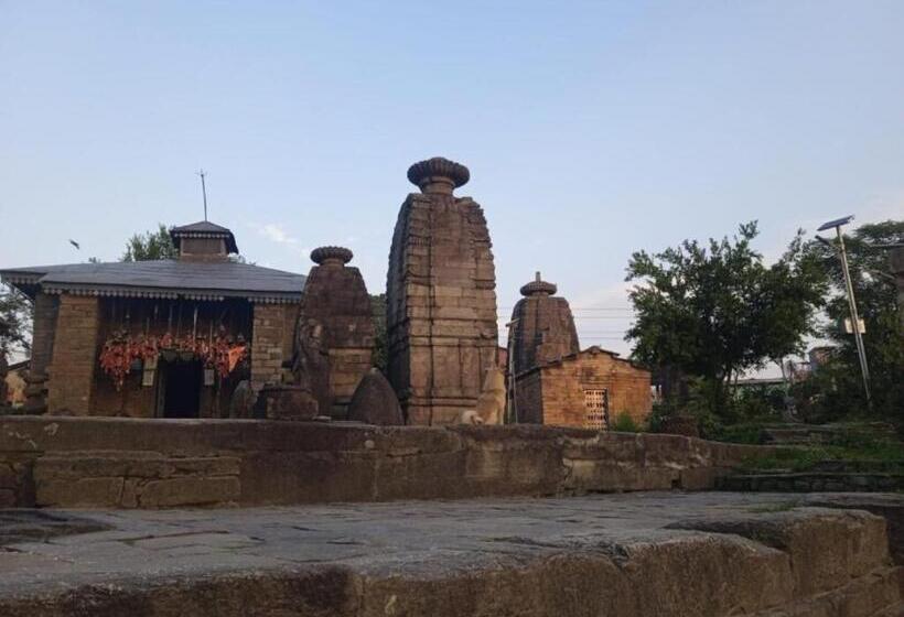 Hotel Himalaya Mount View Resort Kausani