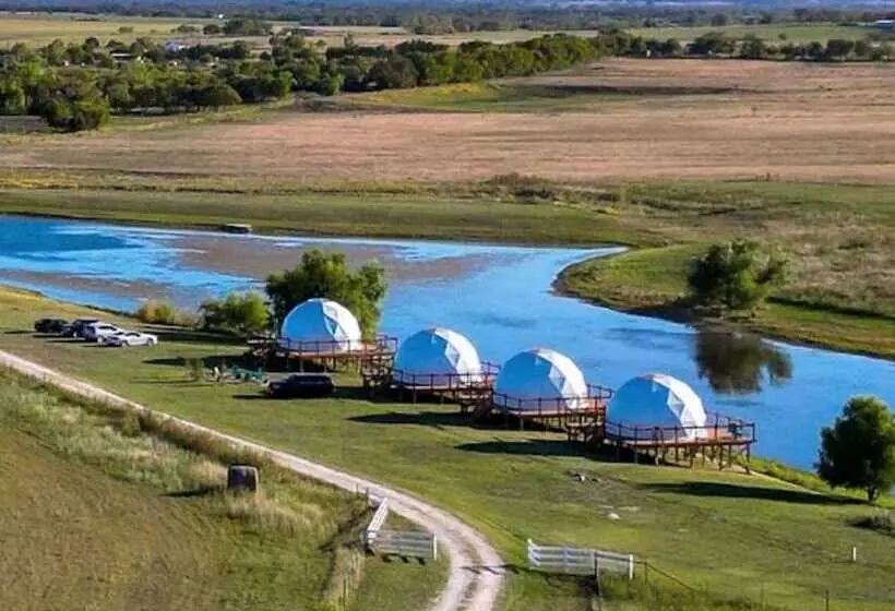 Hotelli Lake Serenity Ranch