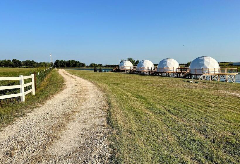 호텔 Lake Serenity Ranch