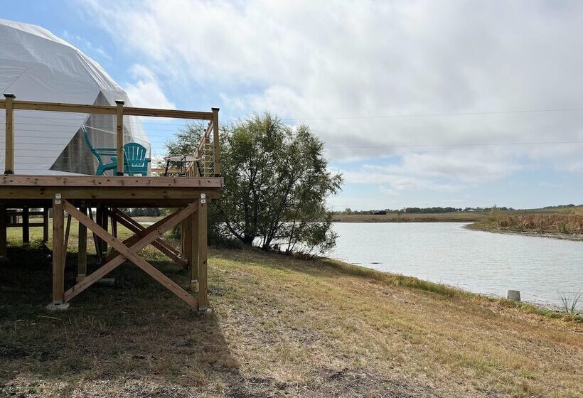 호텔 Lake Serenity Ranch