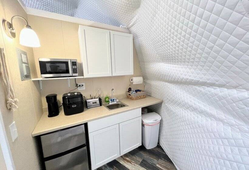 호텔 Lake Serenity Ranch