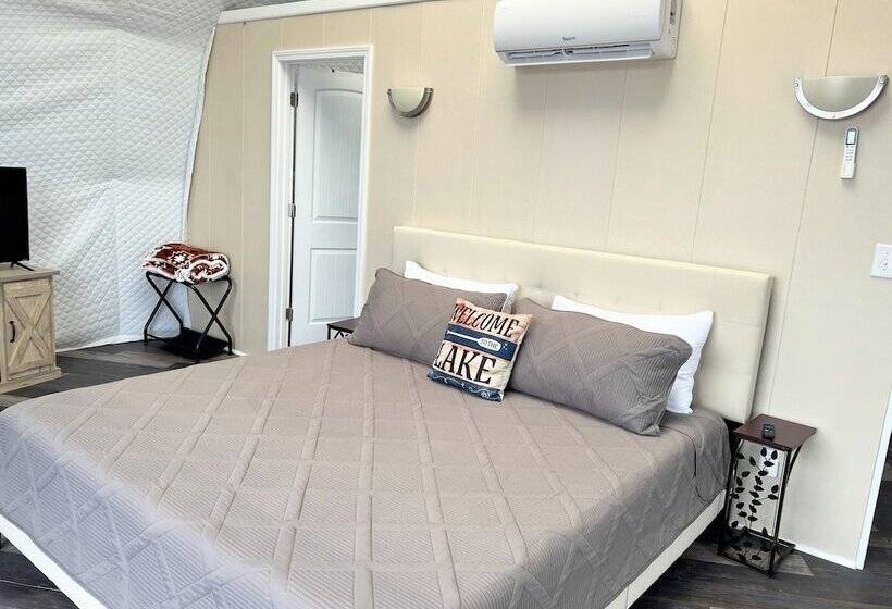 호텔 Lake Serenity Ranch