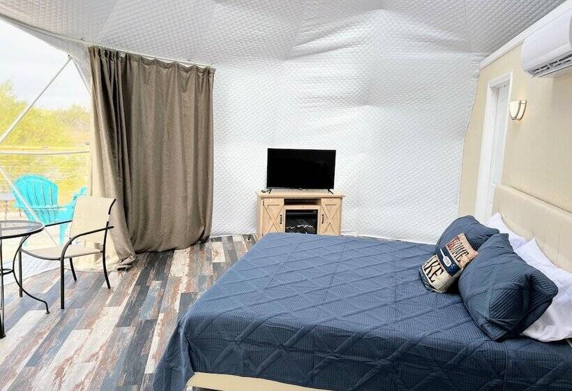 호텔 Lake Serenity Ranch