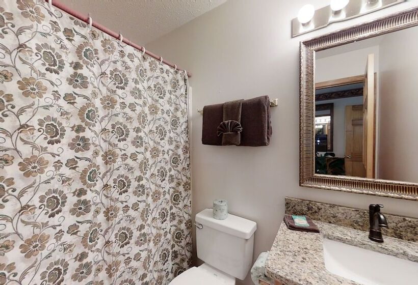 Little Mountain Hideaway