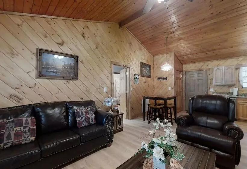 Little Mountain Hideaway