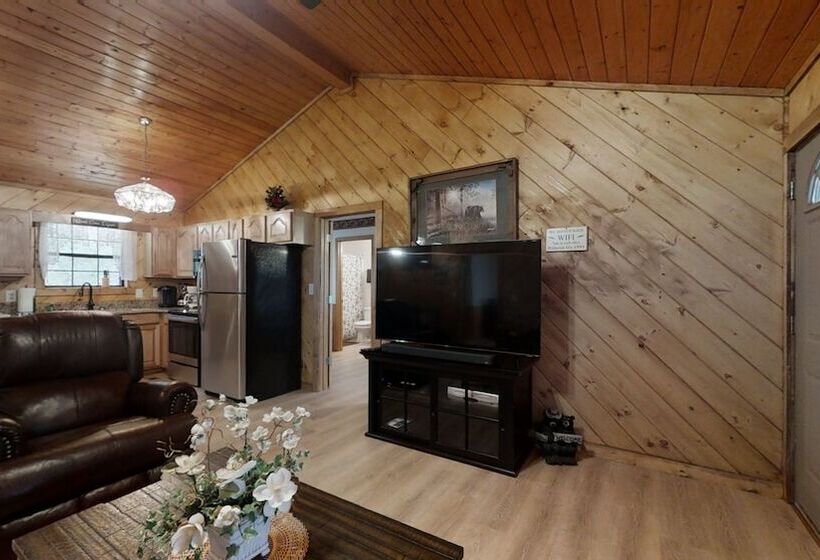 Little Mountain Hideaway