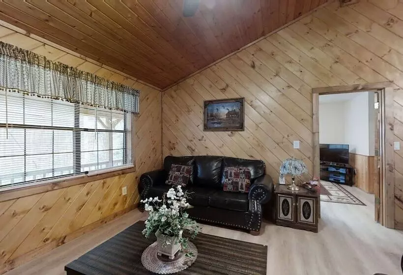 Little Mountain Hideaway