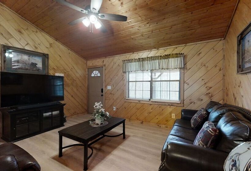 Little Mountain Hideaway