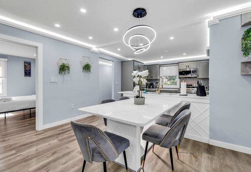 Luxury 3br House In Charlotte