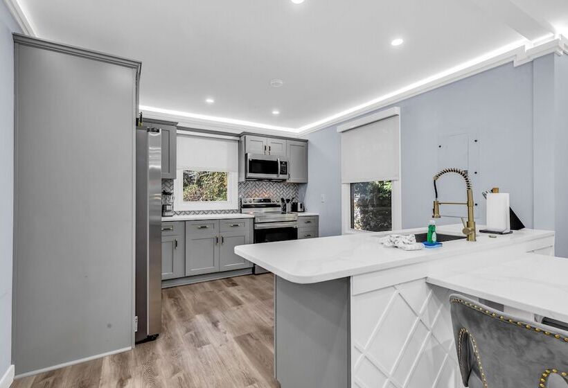 Luxury 3br House In Charlotte