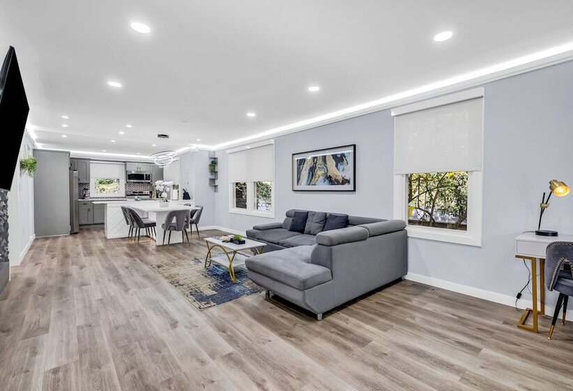 Luxury 3br House In Charlotte