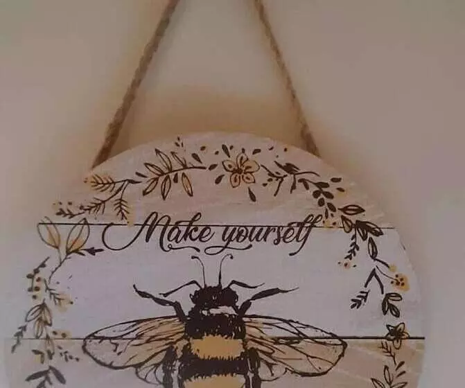 Shepherds Hut With Hot Tub On Anglesey North Wales