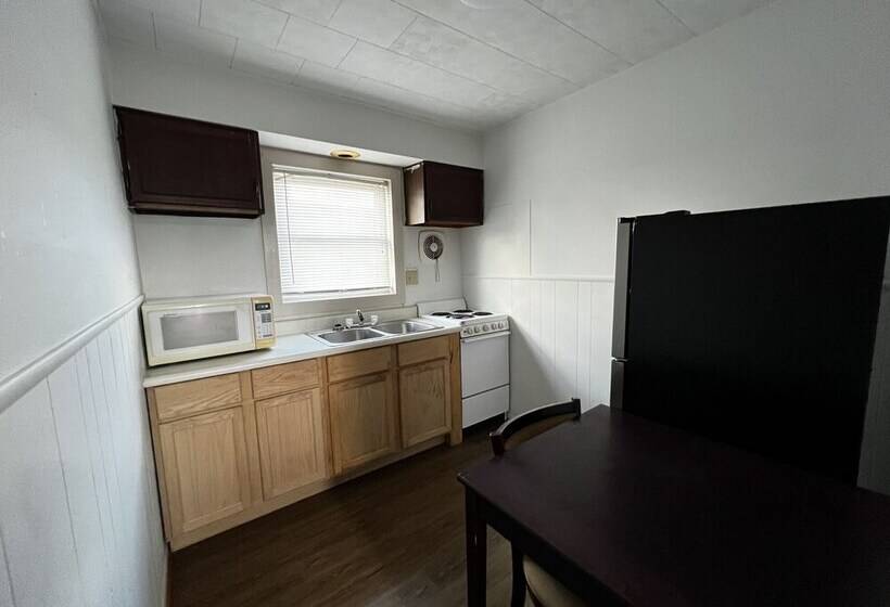 汽车旅馆  Family Inn