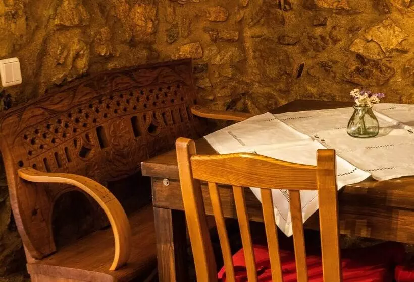 Residenssi Casas Do Favacal   A Traditional Xisto House