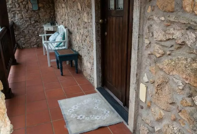 Residenssi Casas Do Favacal   A Traditional Xisto House