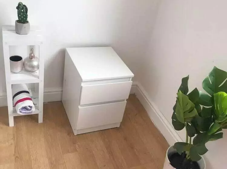 レジデンス Stunning 5 Bed House In Erith, Greater London