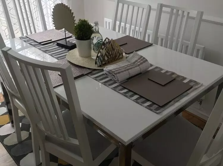 レジデンス Stunning 5 Bed House In Erith, Greater London