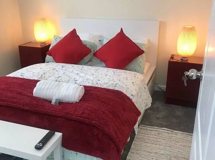 レジデンス Stunning 5 Bed House In Erith, Greater London