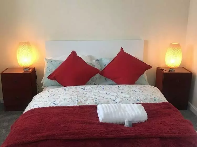 レジデンス Stunning 5 Bed House In Erith, Greater London