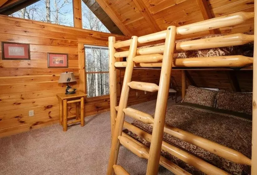 Smoky Treehouse Lodge #614
