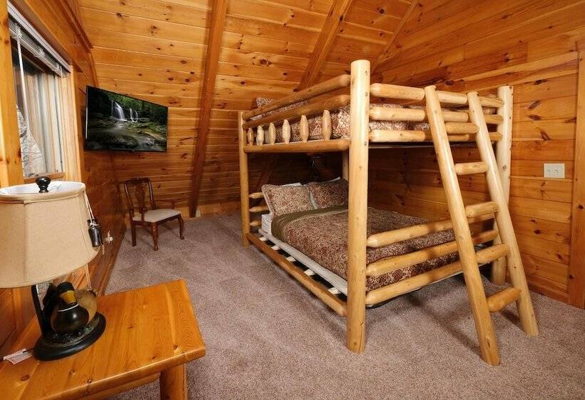 Smoky Treehouse Lodge #614