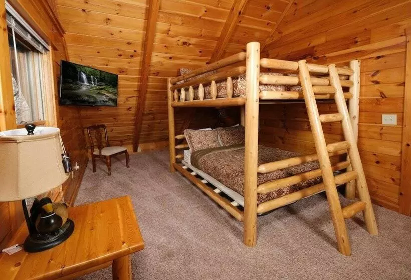 Smoky Treehouse Lodge #614