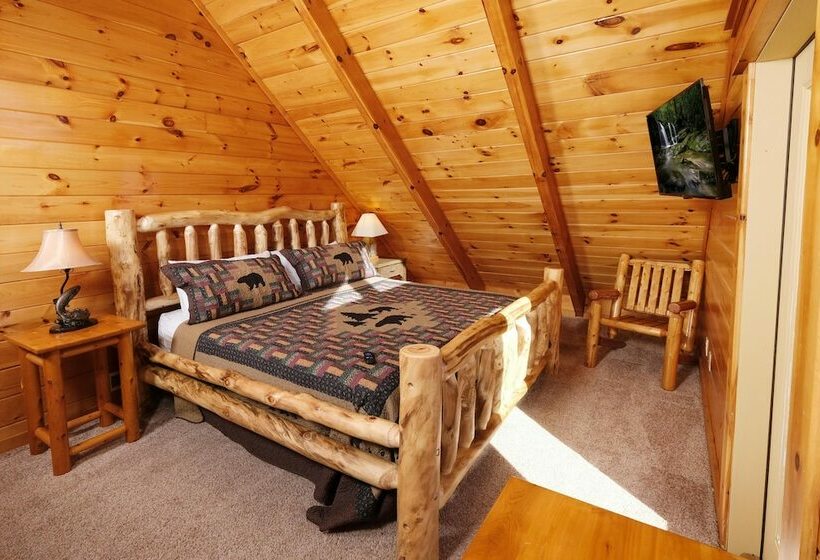 Smoky Treehouse Lodge #614