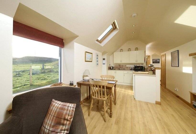 The Smithy House & Cottages