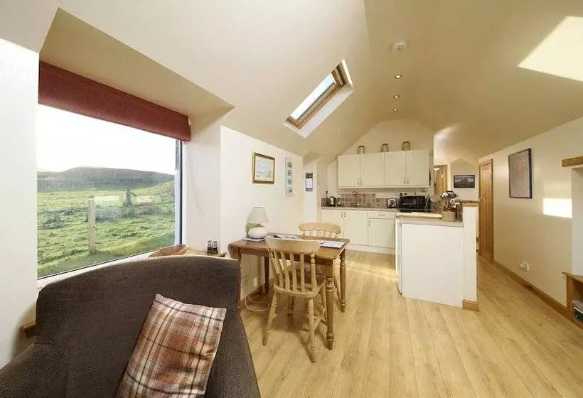 The Smithy House & Cottages