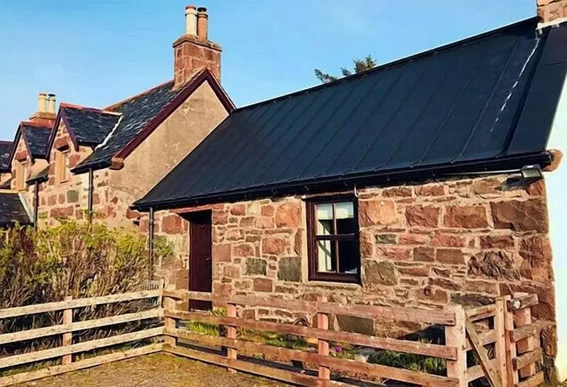 The Smithy House & Cottages