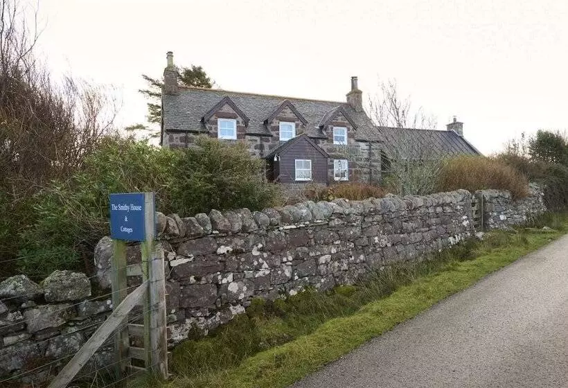 The Smithy House & Cottages