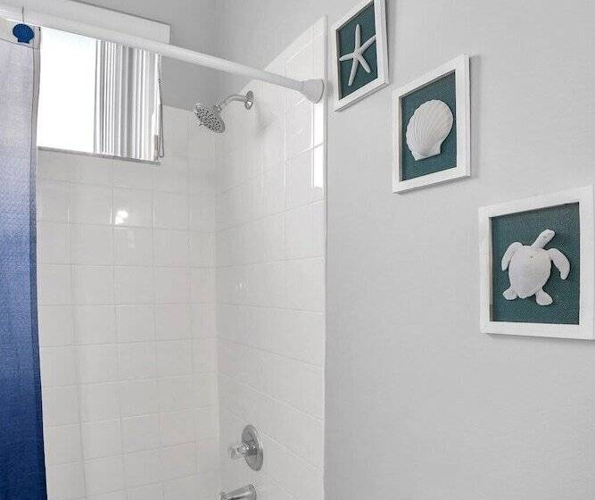 Charming Home With Private Pool And Electric Fire Place! #4bc110