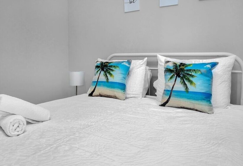 Charming Home With Private Pool And Electric Fire Place! #4bc110