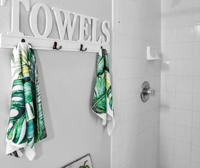 Charming Home With Private Pool And Electric Fire Place! #4bc110