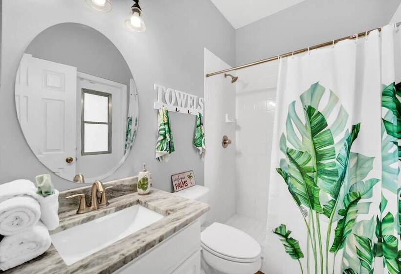 Charming Home With Private Pool And Electric Fire Place! #4bc110