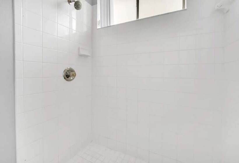 Charming Home With Private Pool And Electric Fire Place! #4bc110