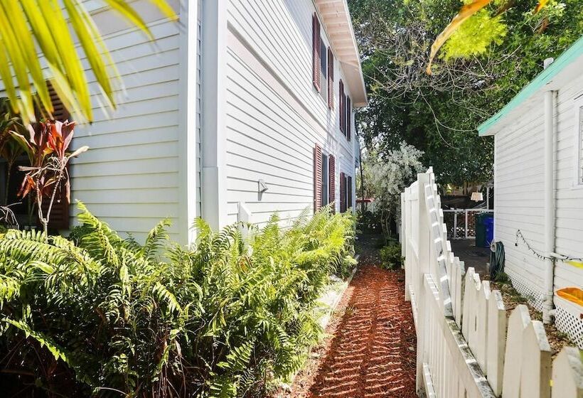 Emma S Secret By Avantstay Heart Of Old Town W/ Shared Pool Month Long Stays Only