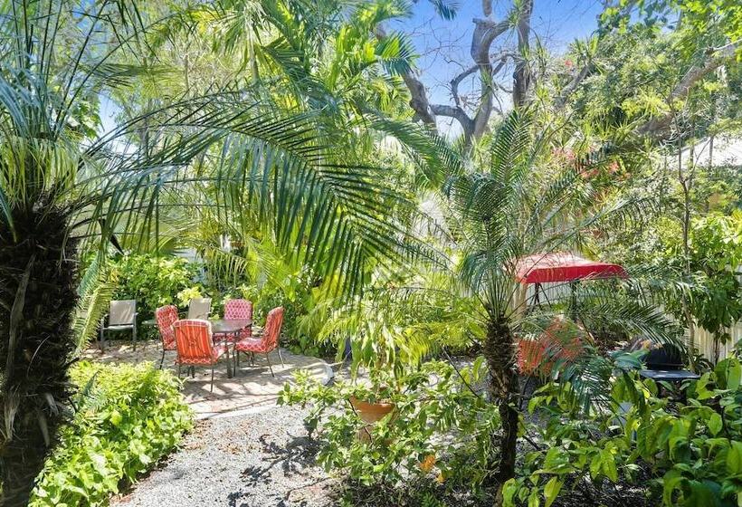 Emma S Secret By Avantstay Heart Of Old Town W/ Shared Pool Month Long Stays Only