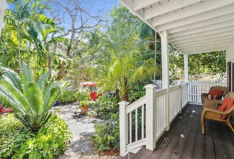 Emma S Secret By Avantstay Heart Of Old Town W/ Shared Pool Month Long Stays Only