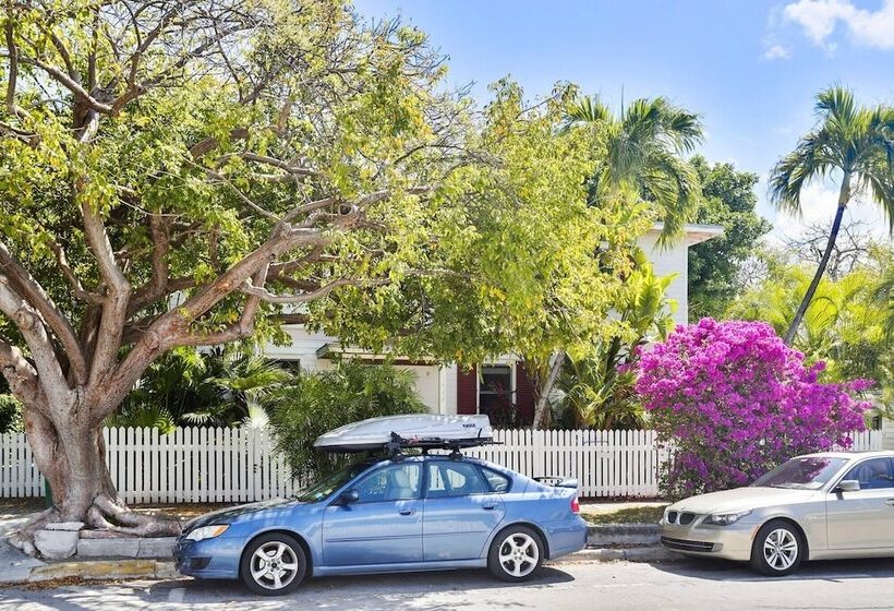 Emma S Secret By Avantstay Heart Of Old Town W/ Shared Pool Month Long Stays Only