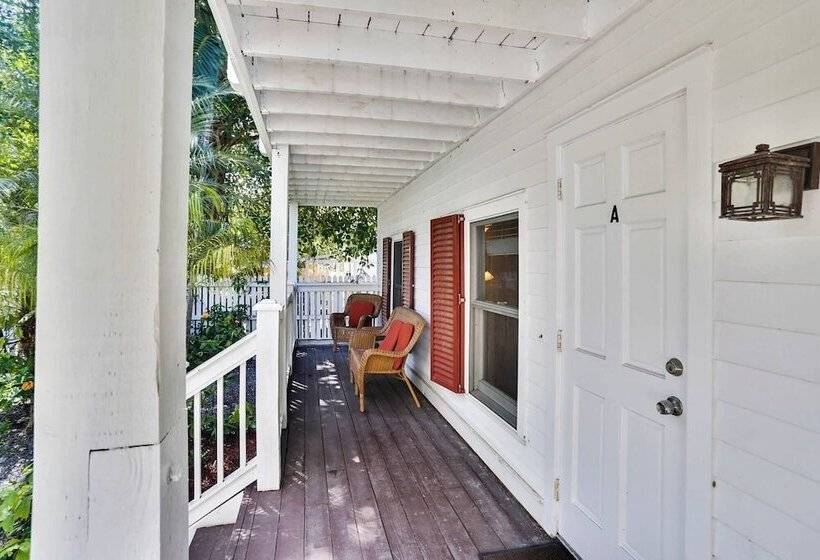 Emma S Secret By Avantstay Heart Of Old Town W/ Shared Pool Month Long Stays Only