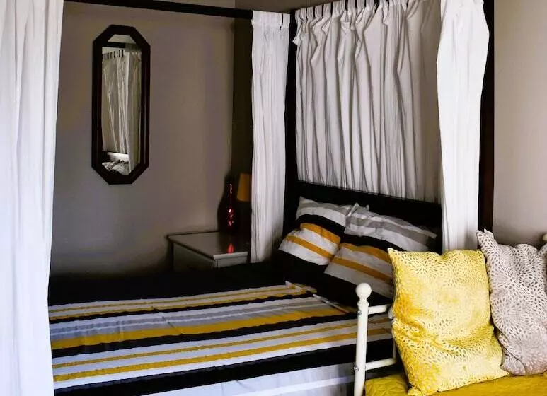 ホテル Les Remparts